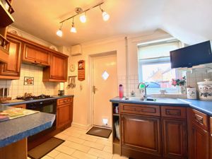 Kitchen- click for photo gallery